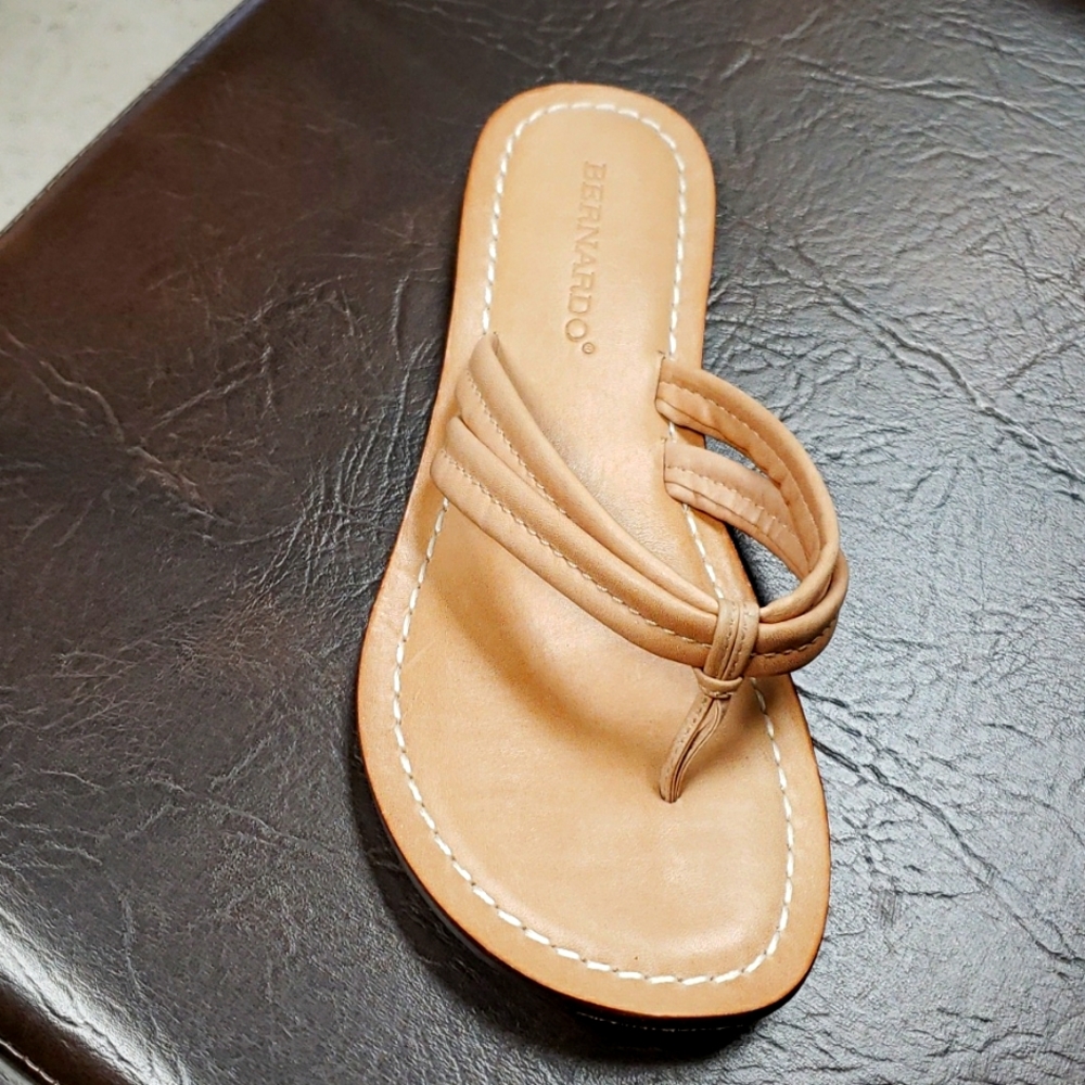 Bernardo Miami Sandal